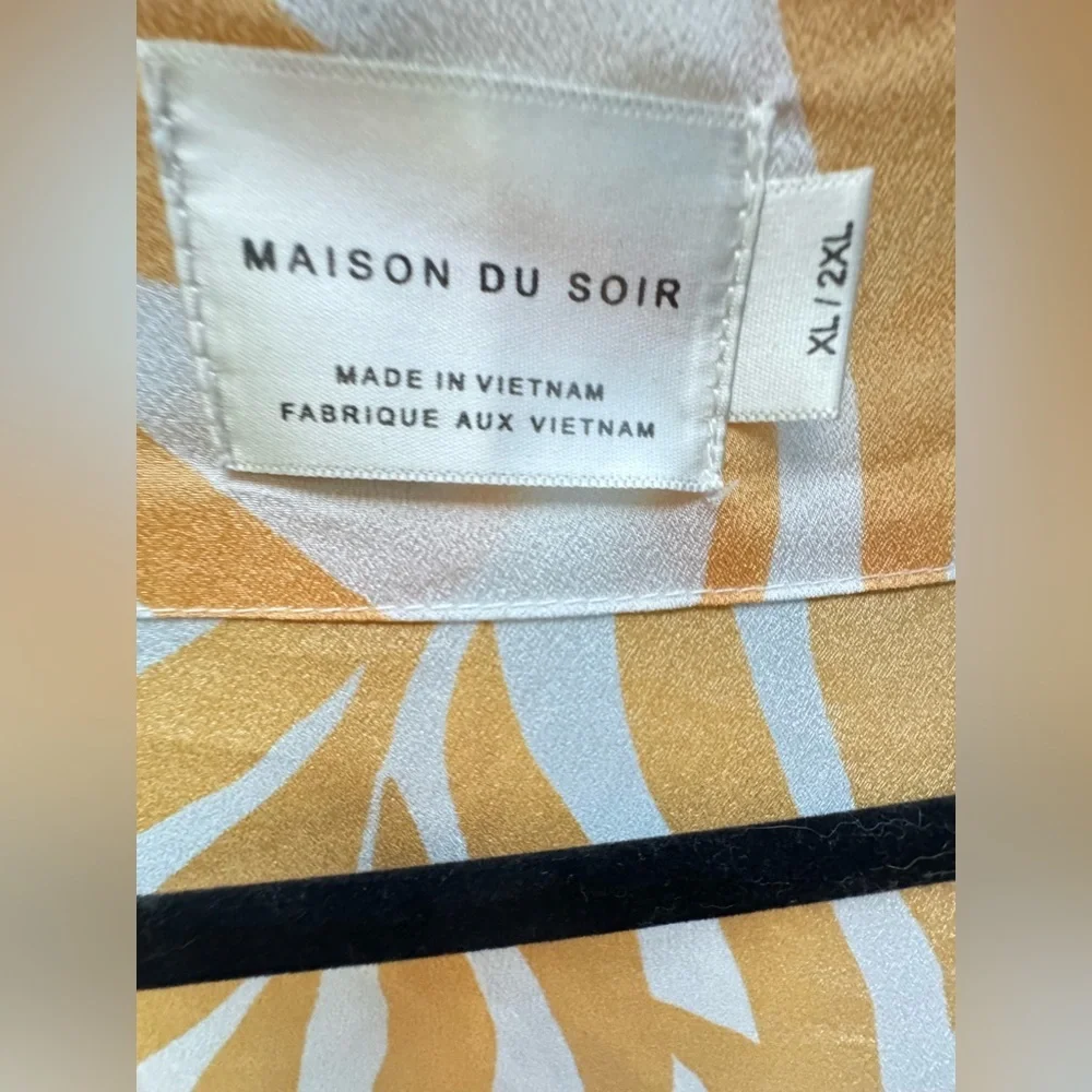 Maison du Soir Magnolia Luxe Robe size XL/2XL NWOT